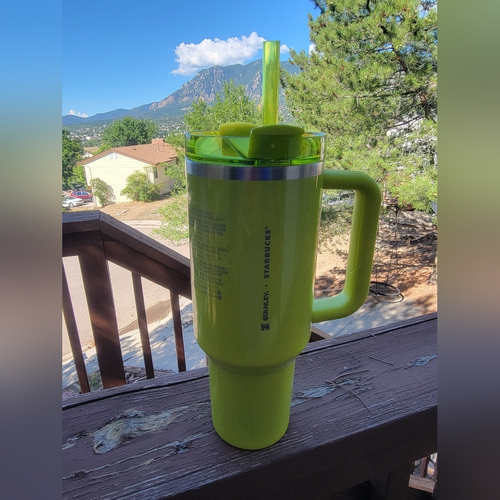 Stanley x Starbucks lime green 40oz